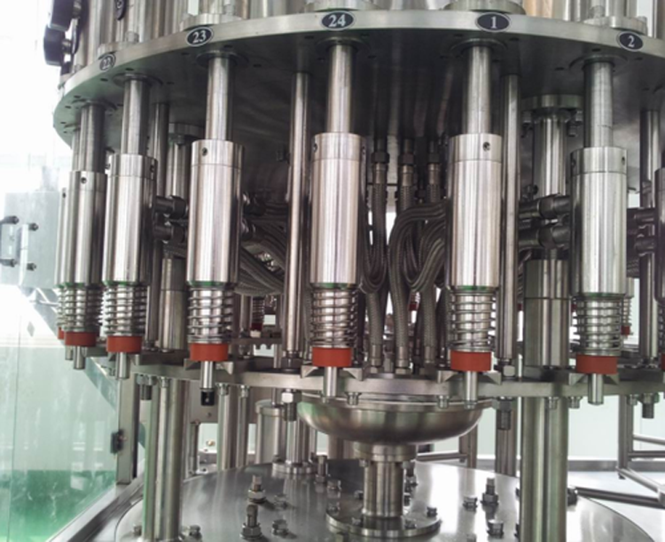 China-Factory-Automatic-Water-Capping-Bottle-Liquid-Filling-Machine-Price1.png