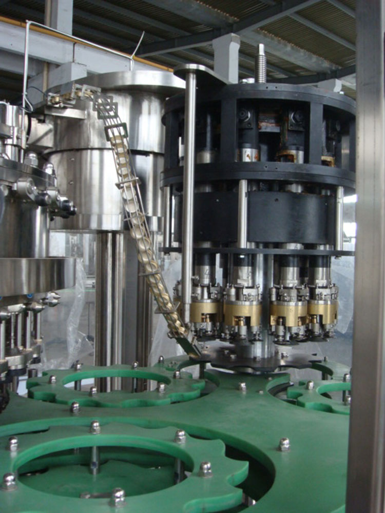 China-Factory-Automatic-Milk-Plastic-Bottle-Filling-Machine-Price3.jpg